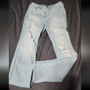 Hollister Ultra High Rise Super Skinny size 9s distressed